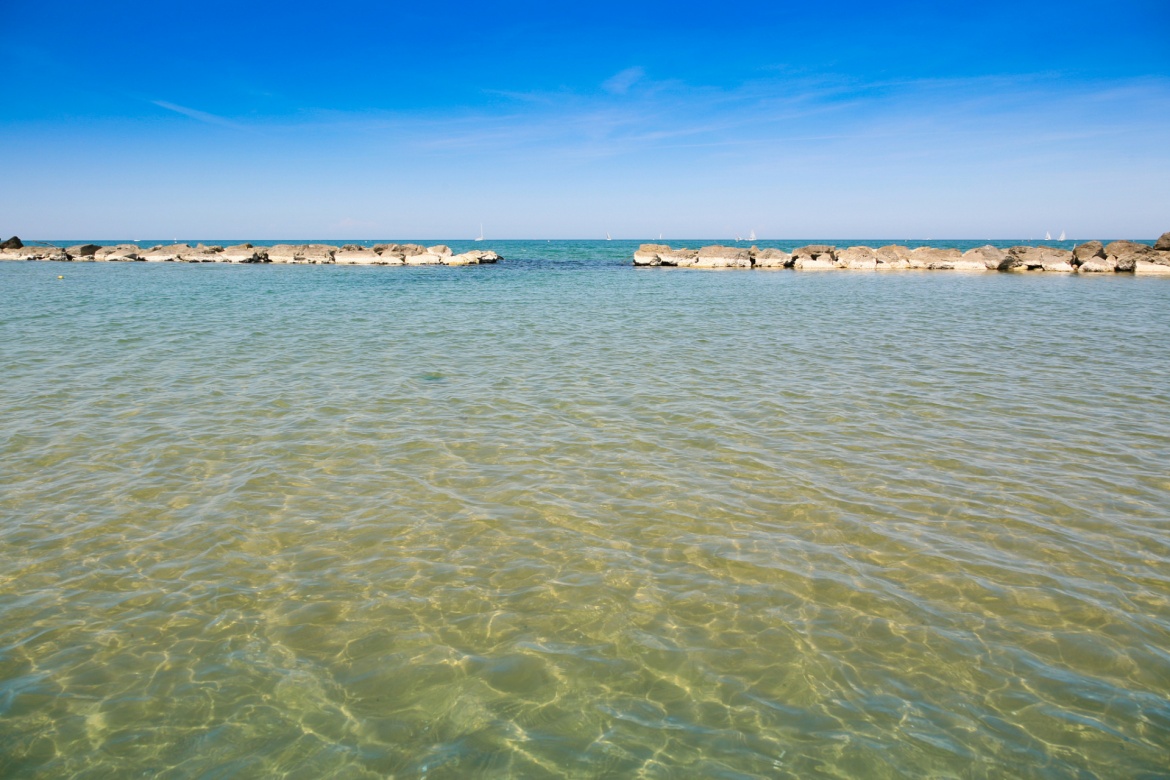 Hasu Sea
